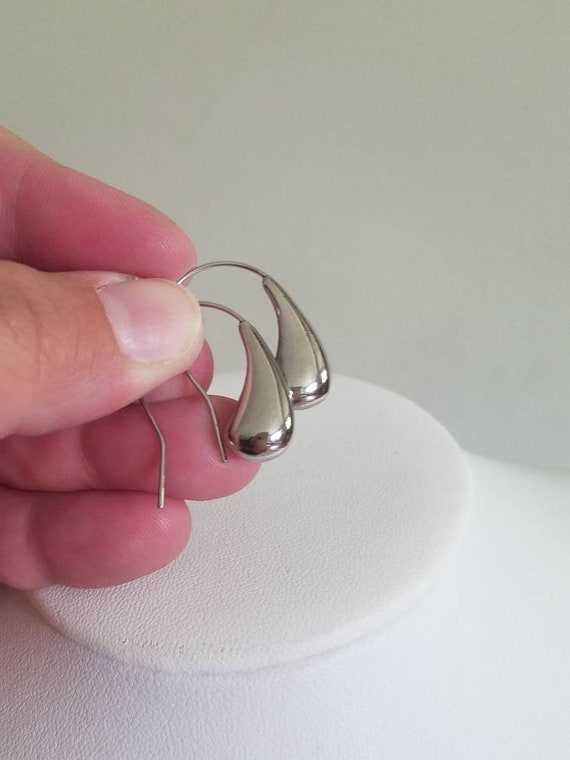 Vintage Minimalist Silver Earrings - image 3