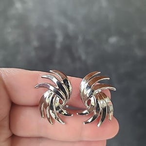 Crown Trifari Silver Tone Metal Clip-on Earrings Vintage Costume Jewelry