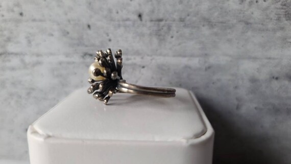 Beau Sterling Pearl Floral Ring - image 7