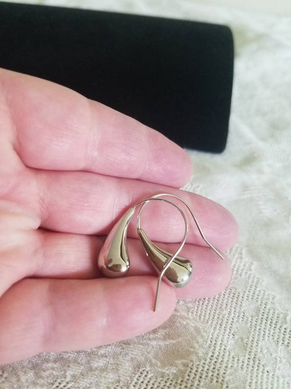 Vintage Minimalist Silver Earrings - image 8