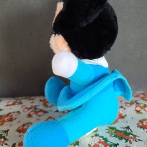 Minnie Mouse Stuffed Animal image 3