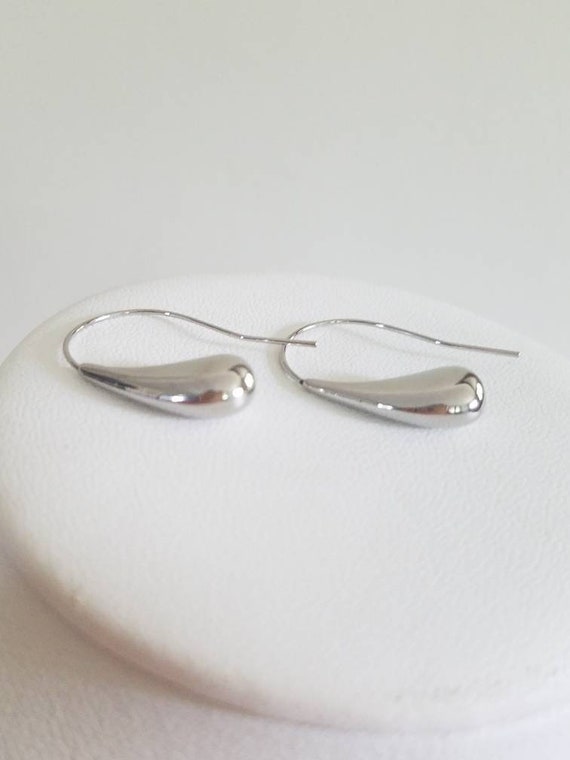 Vintage Minimalist Silver Earrings - image 2