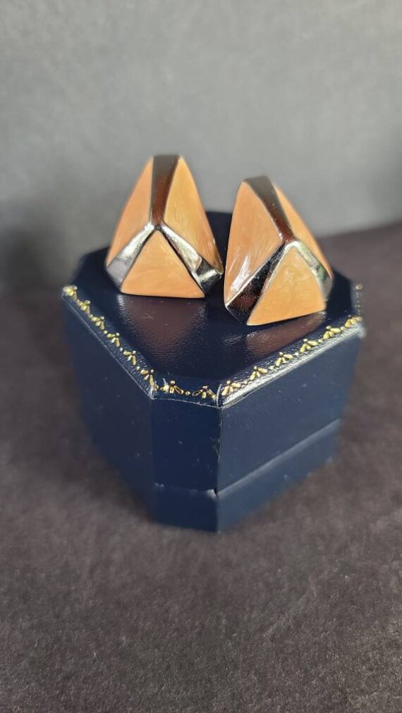 Triangular Silver and Apricot Screwback Earrings - image 7