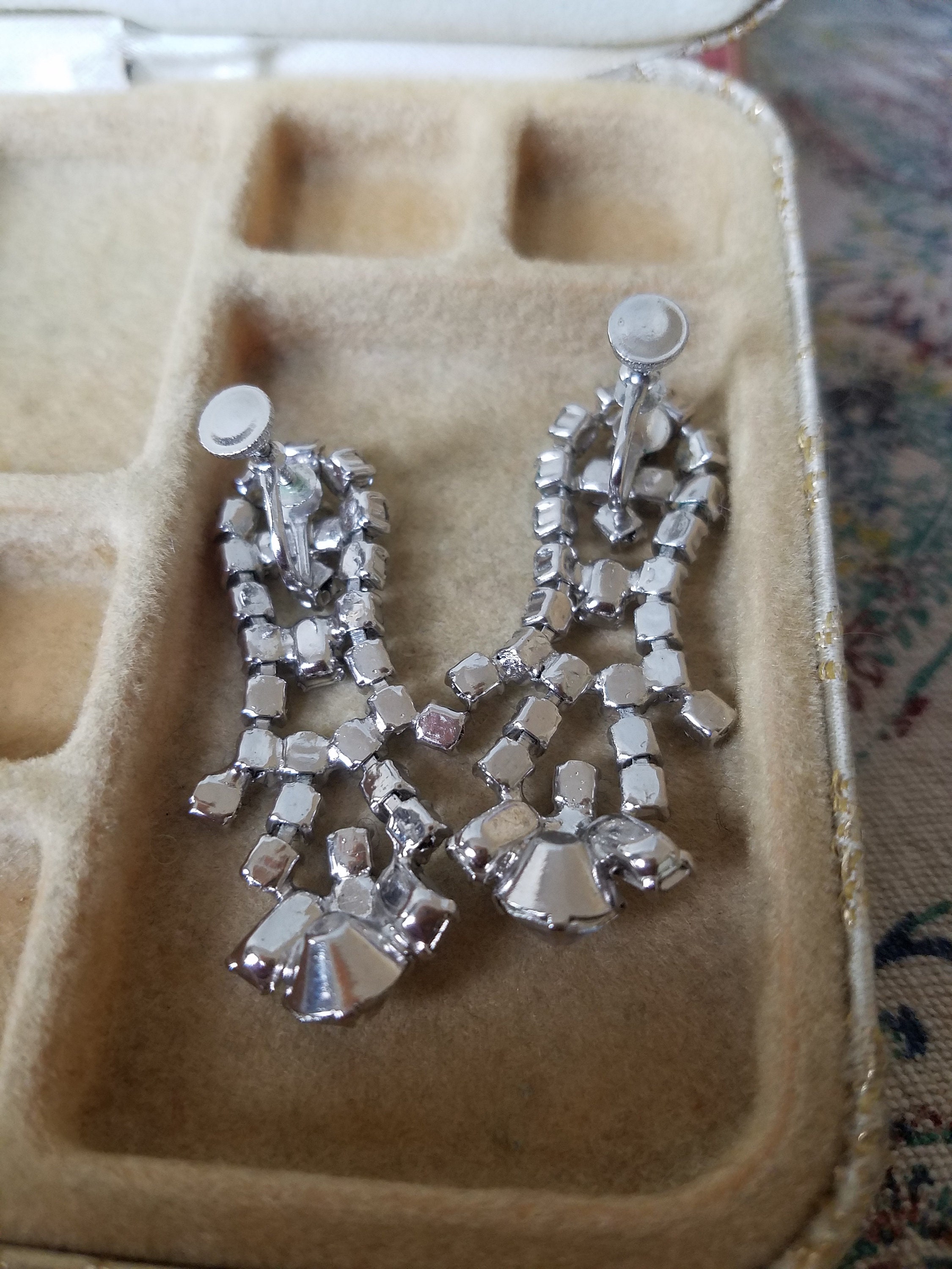 ◆VINTAGE HOLLYWOOD◆ Popping Color Earrings VH2435EA003M Celluloid Rhinestone Earrings Clip-ons Ivory-white Color