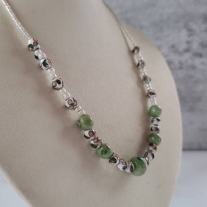 Collier floral cloisonné perlé