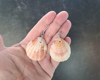 Pink And White Shell Dangling Pierced Earrings Vintage Costume Jewelry, READ