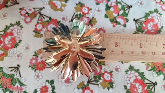 Sarah Coventry Flower Brooch - image 9