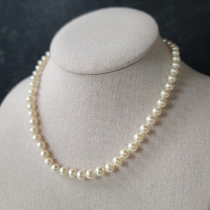 Vintage Faux Pearl Beaded Choker Necklace
