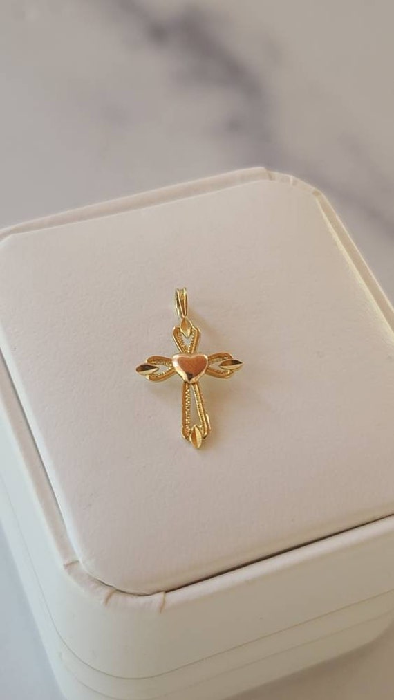 14K Gold Cross Heart Pendant Gem
