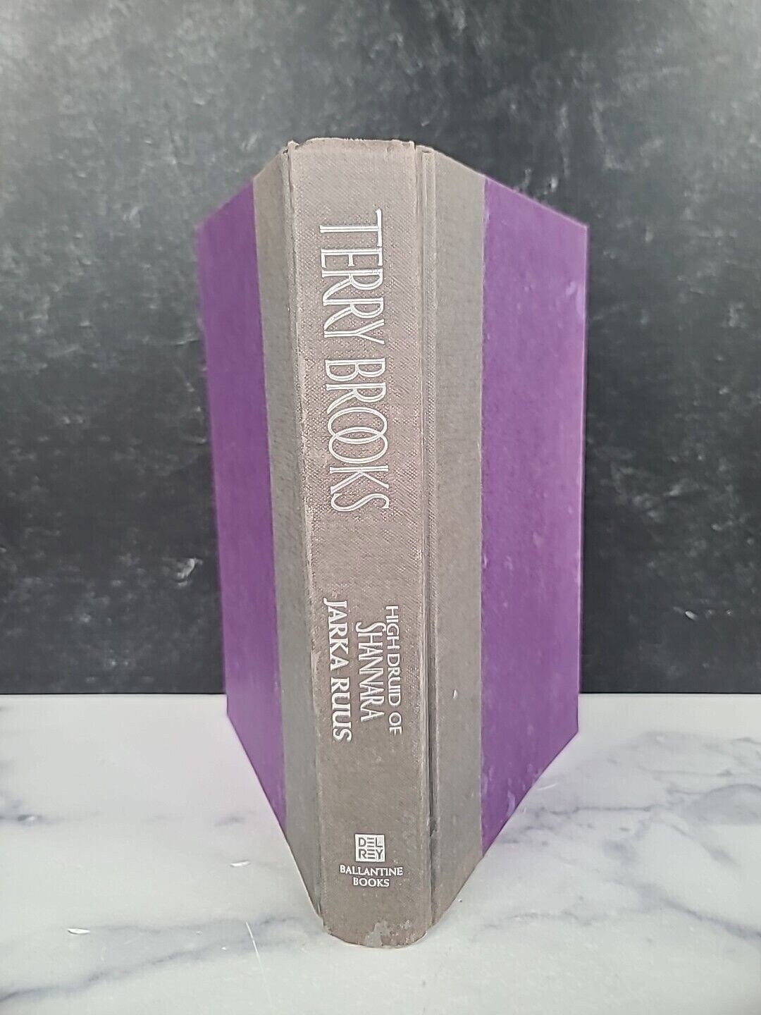 s-l500.jpg Jarka Ruus / Terry Brooks High Druid of Shannara Hand Signed Autographed SC display picture 1