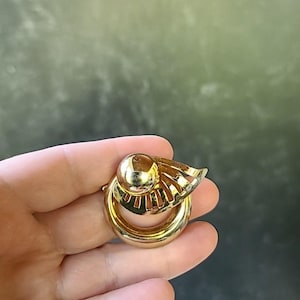 Coro Gold Tone Metal Brooch Vintage Costume Jewelry