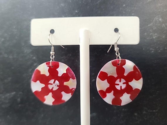 Red And White Circular Shell Dangling Pierced Ear… - image 3