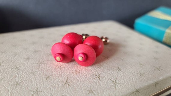 Red Wooden Dangling Clip-on Earrings - image 5