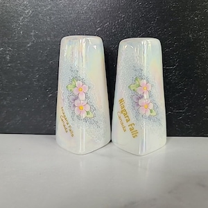 Niagara Falls Canada Souvenir Salt And Pepper Shakers