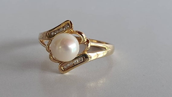 10K Gold Pearl and Diamond Bypass Ring - image 1