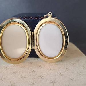 Vintage Textured Gold Oval Locket image 1