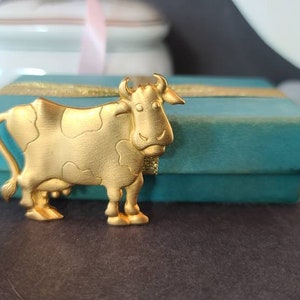 JJ Jonette Gold Cow Brooch