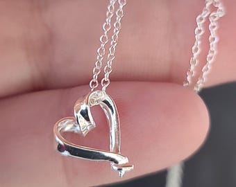 925 Sterling Silver Ribbon Open Heart Shaped Pendant Necklace Adjustable