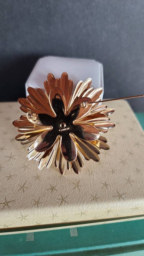 Sarah Coventry Flower Brooch - image 4