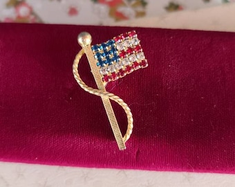 Broche con diamantes de imitación de la bandera estadounidense