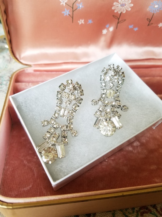 Stunning Dangling Screwback Earrings, Old Hollywoo