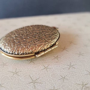 Vintage Textured Gold Oval Locket image 8