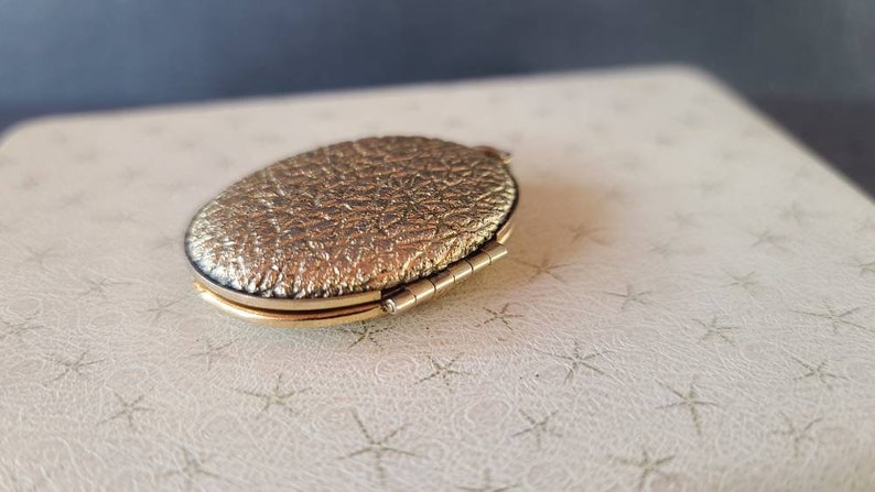 Vintage Textured Gold Oval Locket image 8