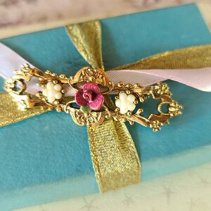 1928 Co Gold Floral Bar Brooch