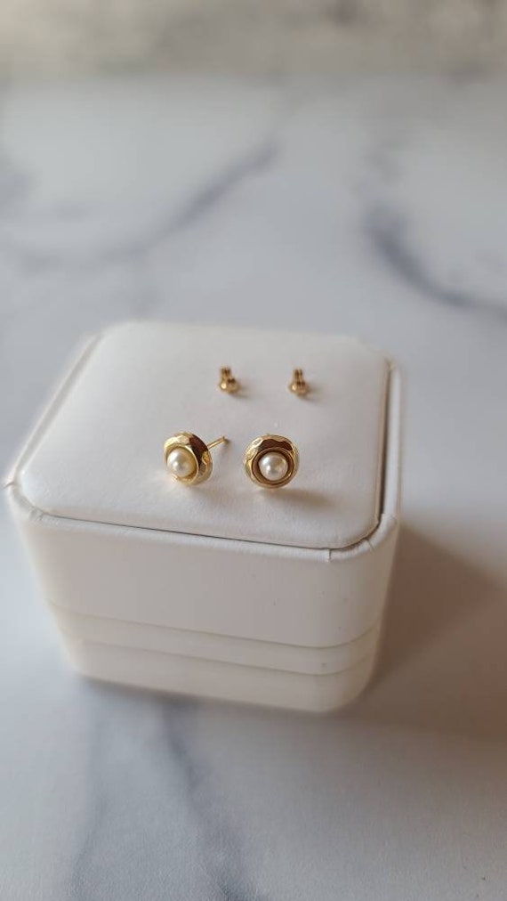 14k Gold Plated Pearl Stud Earrings – Simple Round Design, Butterfly Closure, Multicolor