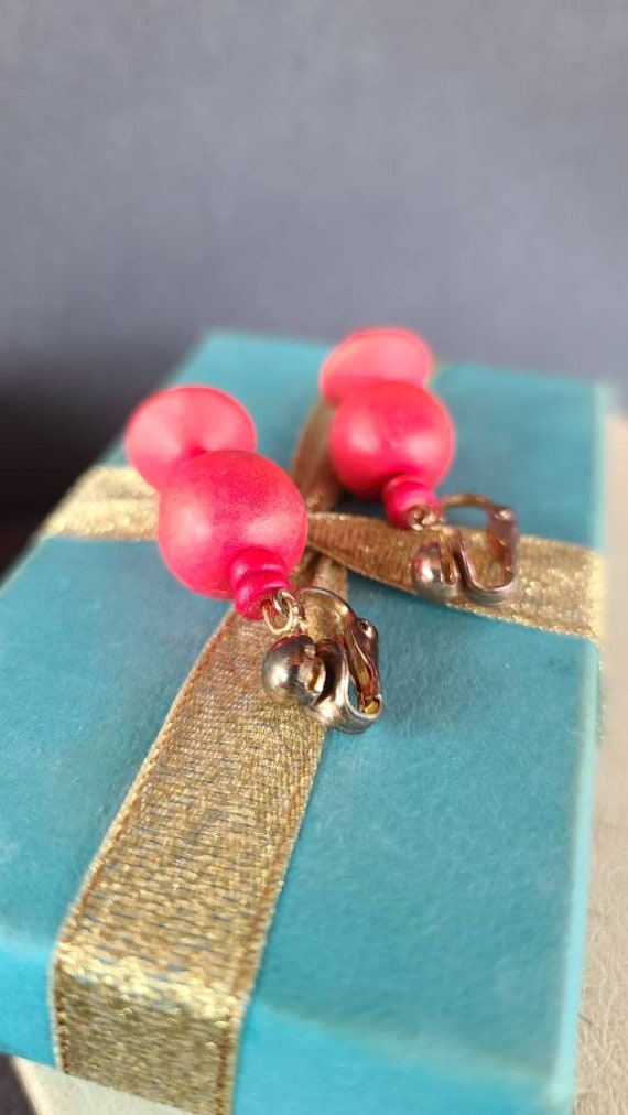 Red Wooden Dangling Clip-on Earrings - image 6