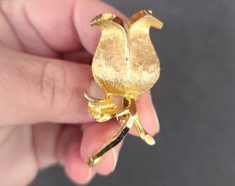Broche Vintage Tulipe Relief Médaille Pampille - Or Rhodié - État Correct