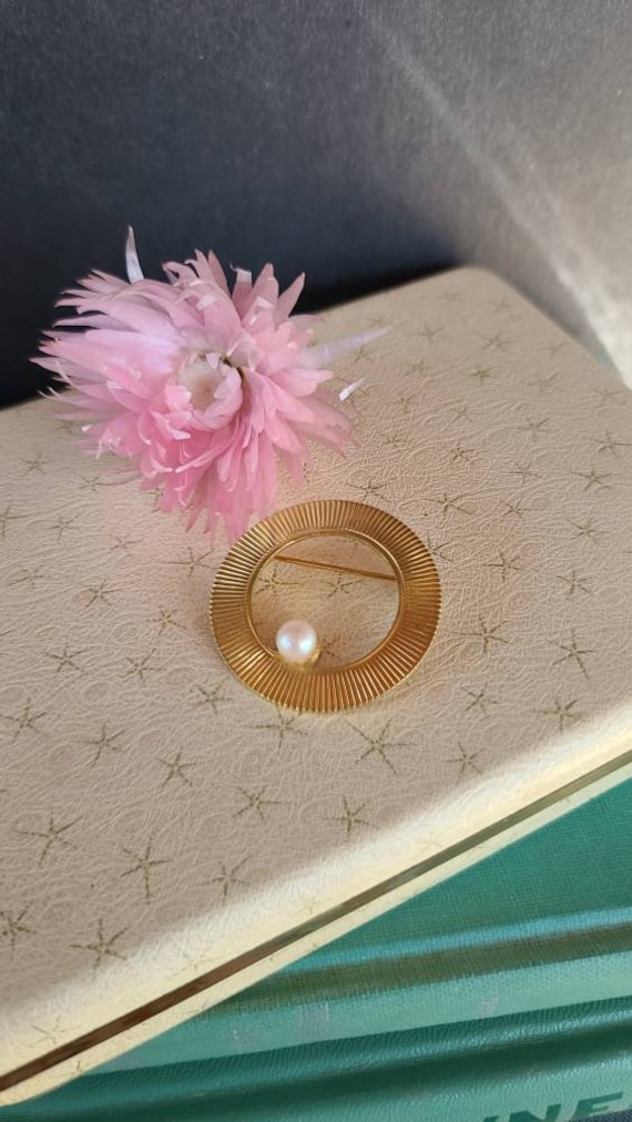 Vintage Faux Pearl Circular Brooch