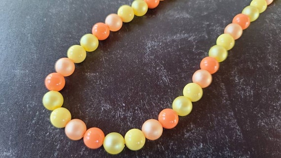 Vintage 1970s Orange and Yellow Beaded Necklace - image 5