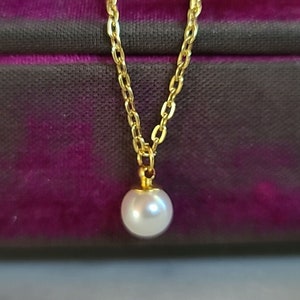 Faux Pearl Pendant Necklace Vintage