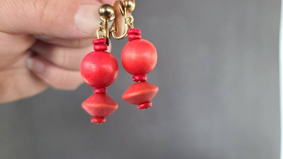 Red Wooden Dangling Clip-on Earrings - image 3