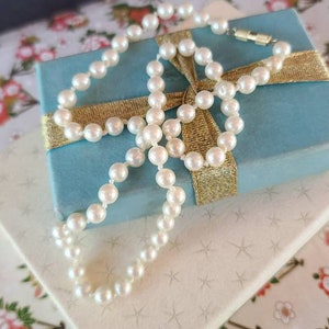 Vintage Faux Pearl Necklace