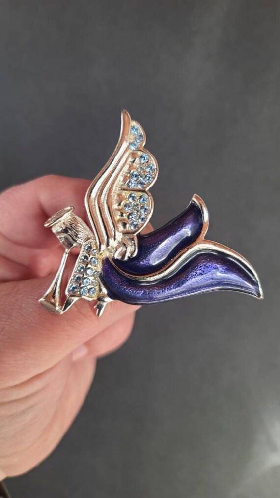Vintage Angel Trumpet Brooch View 4