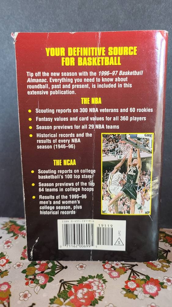 【中古】 STREET &amp; SMITH’S GUIDE TO PRO BASKETBALL/BALLANTINE BOOKS (USA)/STREEG &amp; SMITH’S MAGAZINES(ED.)  96-97 2003-04 Street & Smith's Pro Basketball Magazine LeBron
