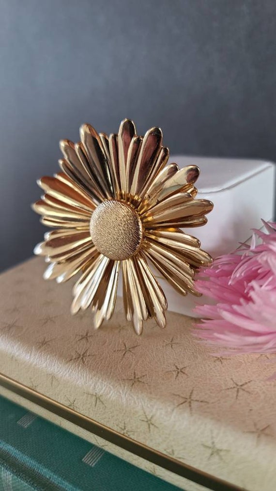 Sarah Coventry Flower Brooch - image 6