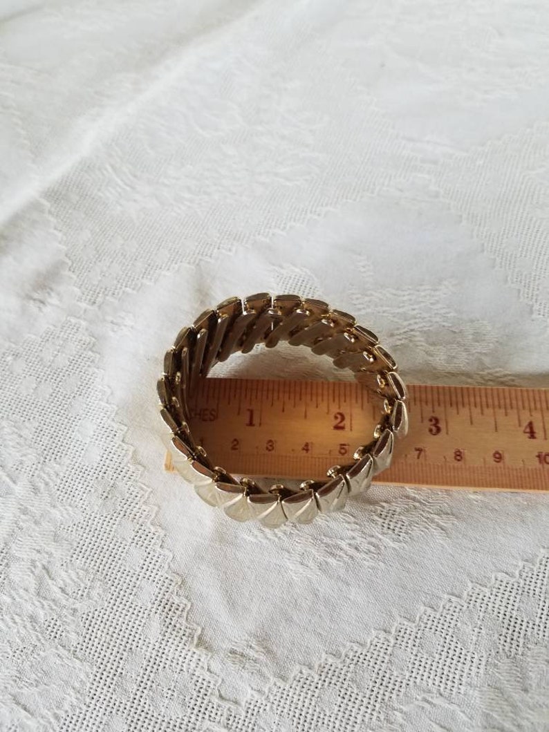 Gold Tone Textured Stretchy Bracelet Vintage Costume Jewelry Gifts for Her