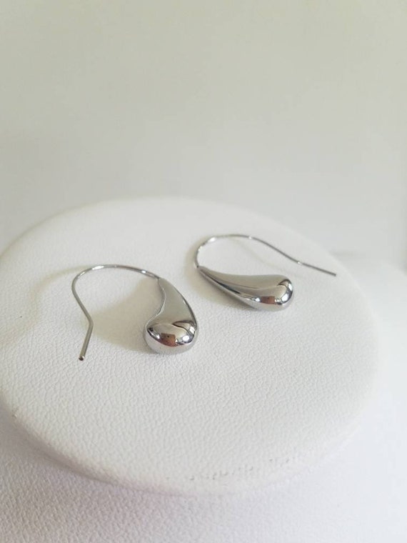 Vintage Minimalist Silver Earrings - image 4