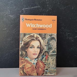 ウィッチウッド メアリー・ウィバリー著 ペーパーバック