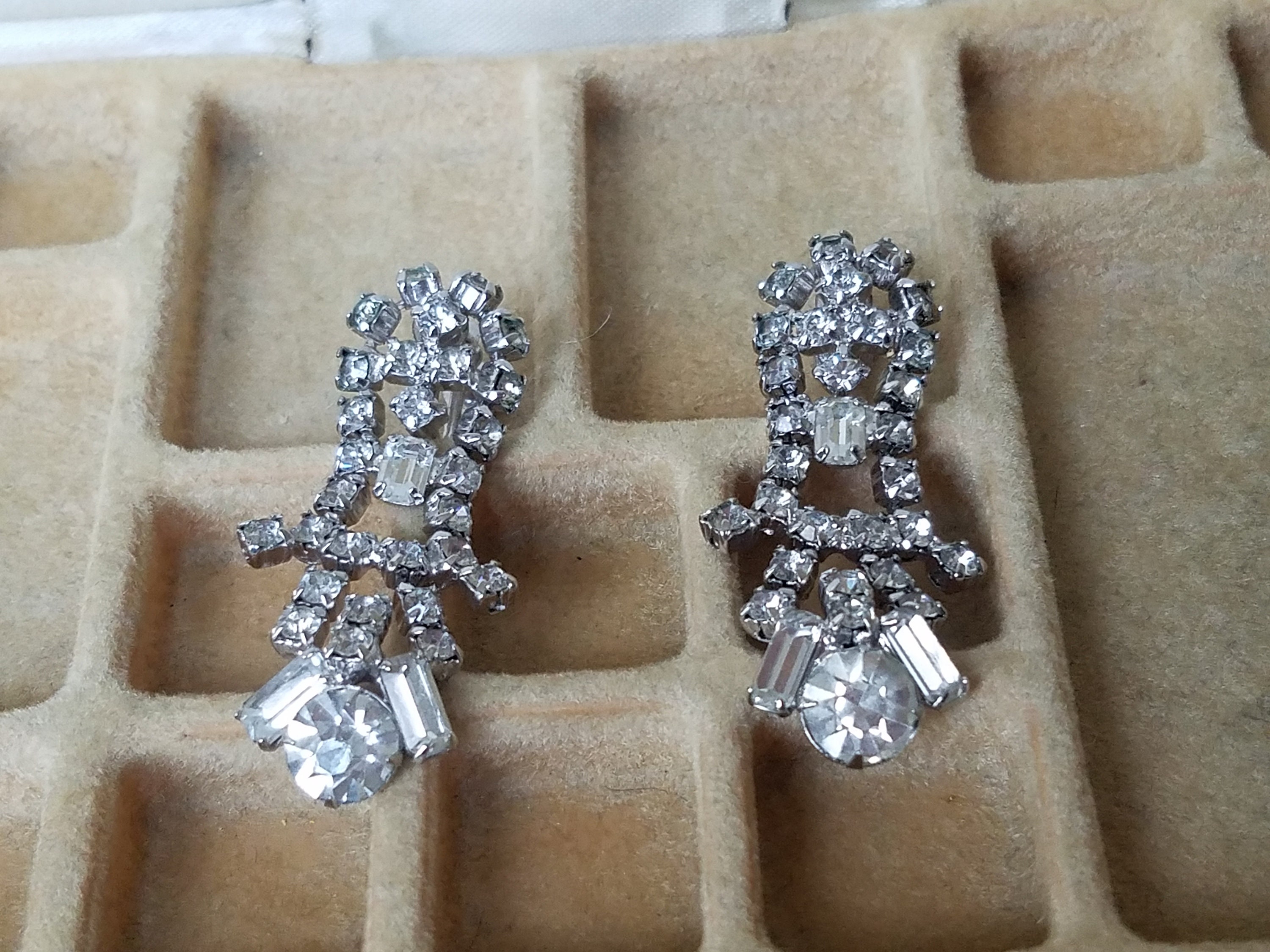 Stunning Dangling Screwback Earrings, Old Hollywood Glamour