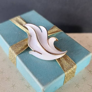 JJ White and Gold Leaf Brooch