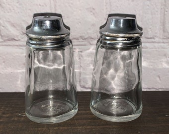 Salt＆pepper shaker danish design1960s Vintage Danish Style Glass Salt and Pepper Shakers - 1960s Silver