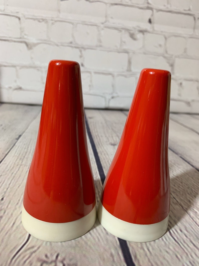 USA 1970\u2019s Vintage MCM Royal Inc Plastic Red and White Salt /& Pepper Shakers