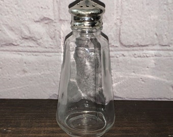 Vintage Anker Hocking Klarglas Salz- oder Pfefferstreuer. Runder Restaurantstil