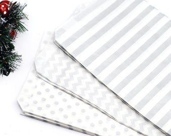 Patterned paper bag, white-silver / Striped (18x30 - 1000 pcs)