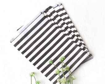 Patterned paper bag, white-black / Striped (18x30 - 1000 pcs)