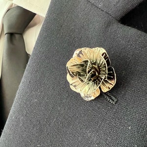 Silver Plated Metal Handmade Flower Lapel Pin, Grey Fashion Boutonniere Pin Brooches For Men Women Wedding Business Prom Party Accessories